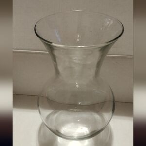 Elegant Clear Glass Flower Vase 7"